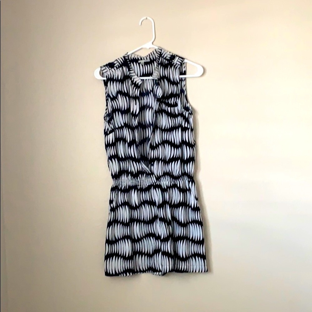 Halogen black and white Short stretchy waist romper geometric fabric modern